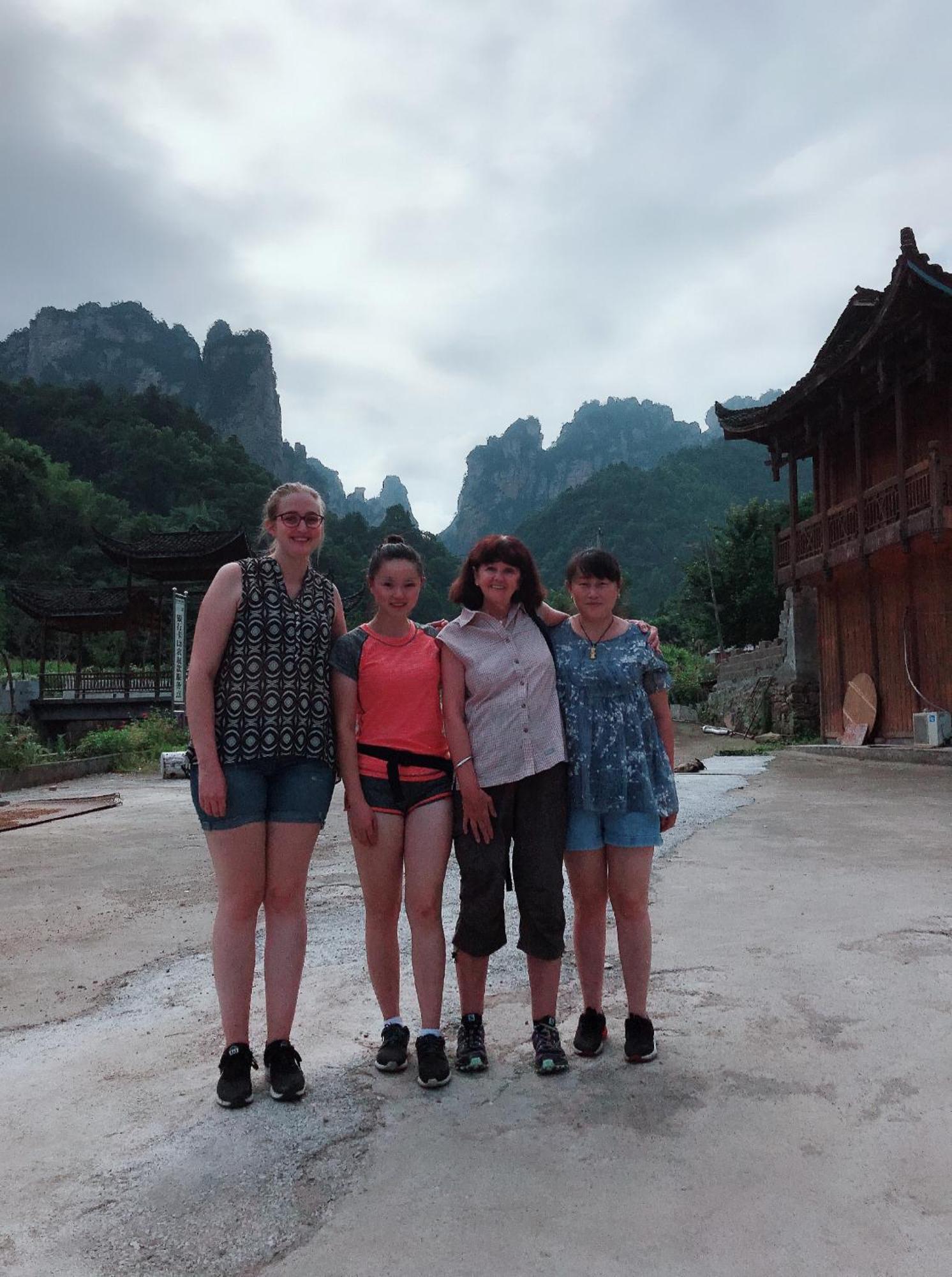 Tongfu Inn Zhangjiajie Exteriör bild